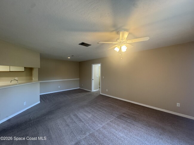 Building Photo - 7667 N Wickham Rd