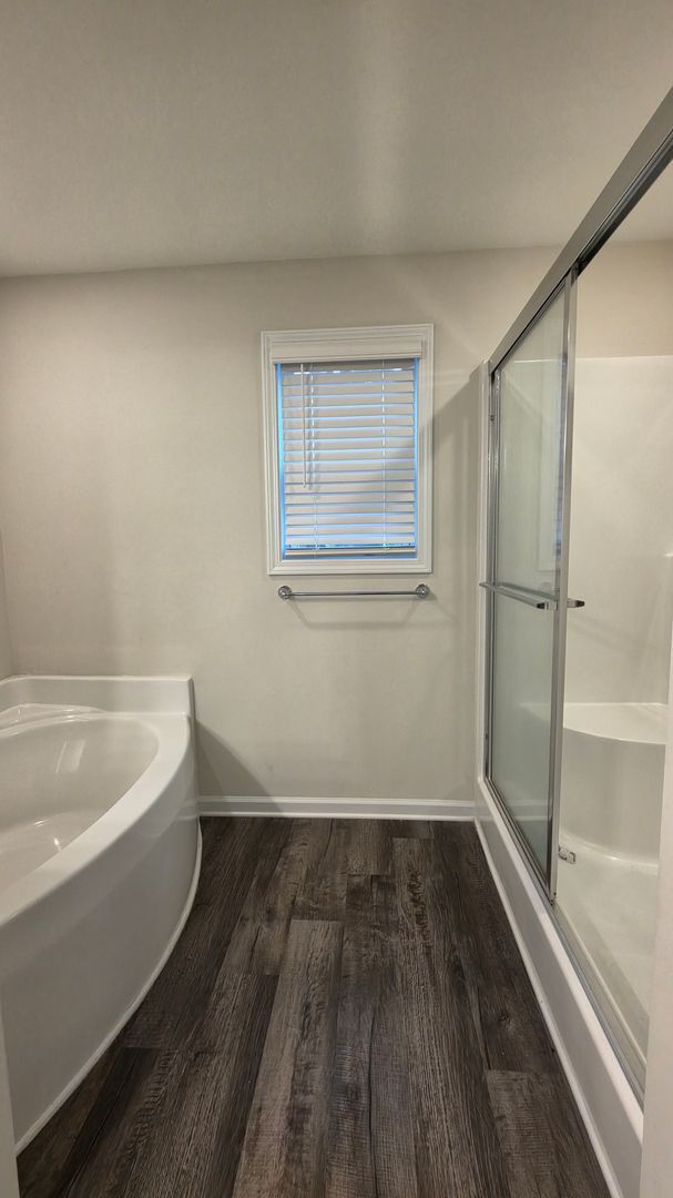 Building Photo - 5 bedroom 3 bath home in Pocalla Springs