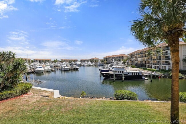 Building Photo - 1601 Marina Isle Way