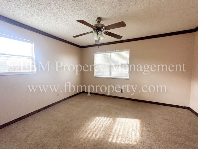 Building Photo - 605 Normandy - Charming 4 Bedroom, 2 Bathr...