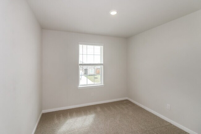 Building Photo - 413 Polly Grv Dr