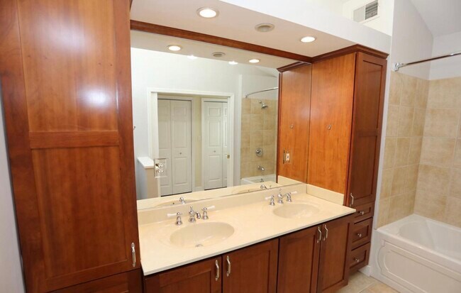 master bath - 1835 E Lombard St