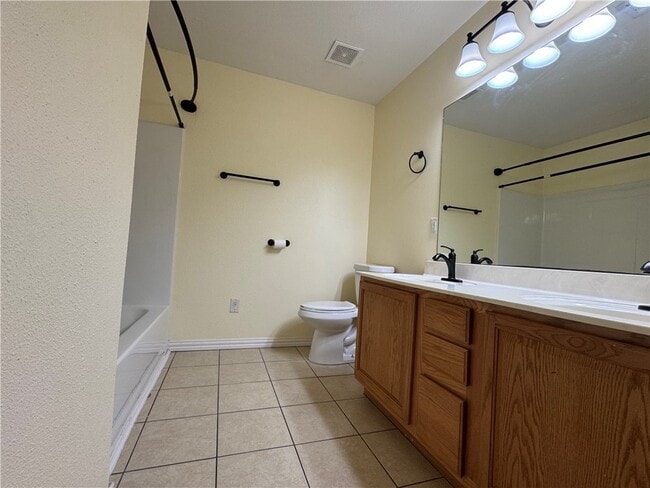 Building Photo - 910 NW A St