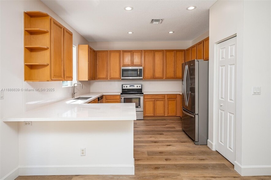 Building Photo - 19282 Seneca Ave