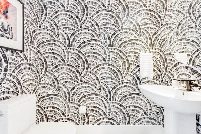 Building Photo - 1100 Biscayne Blvd