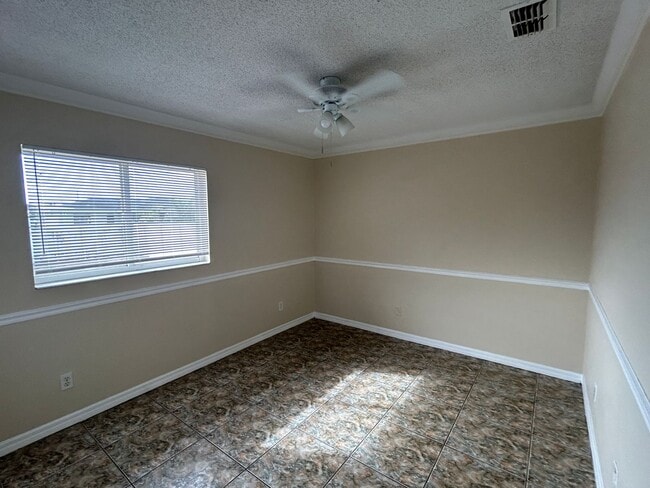 Building Photo - 1716 NE 12th St