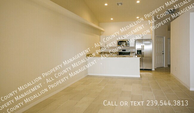 Building Photo - 1309 SE 8th Pl