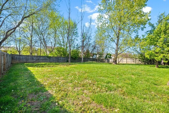 Building Photo - 239 Golden Pond Ave