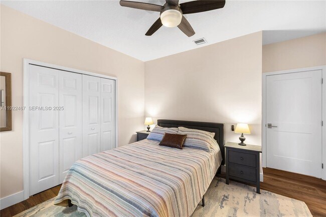 Building Photo - 2589 Mayfair Ln