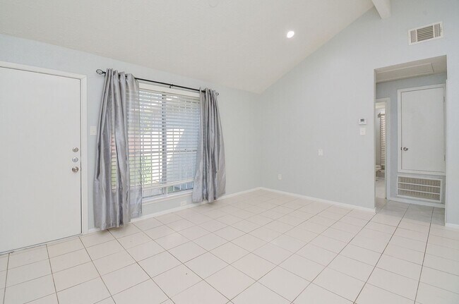 Building Photo - Charming Home for Rent in Southwest Houston !