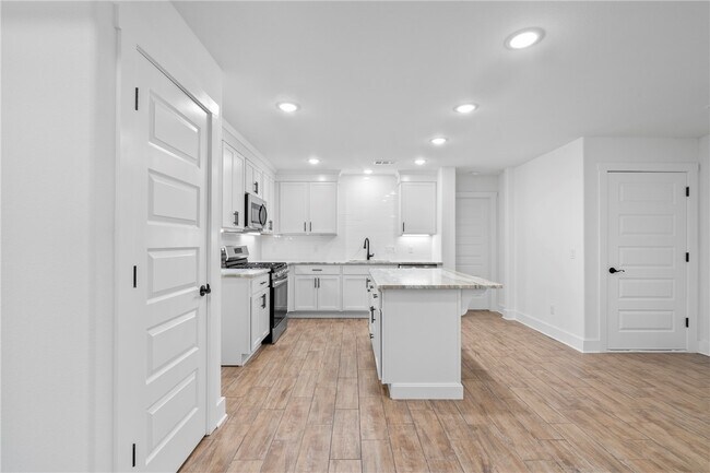 Building Photo - 4300 SW Adams Rd