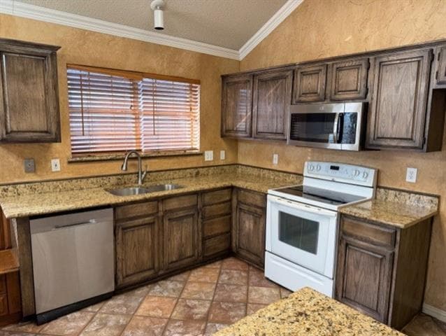 Building Photo - 8112 Burleigh St