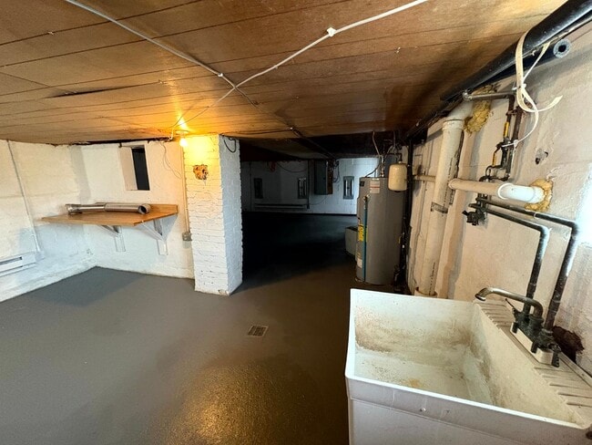 Building Photo - Cute 2 Bedroom / 1.5 Bath home in Penn Tra...
