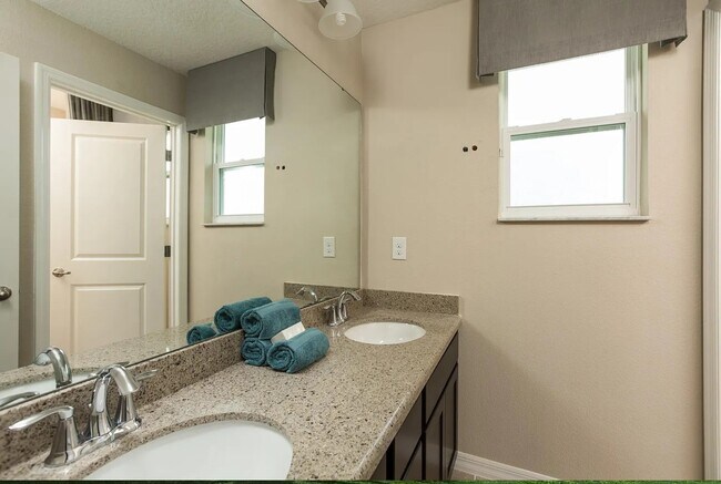 Building Photo - 177 Bella Verano Way
