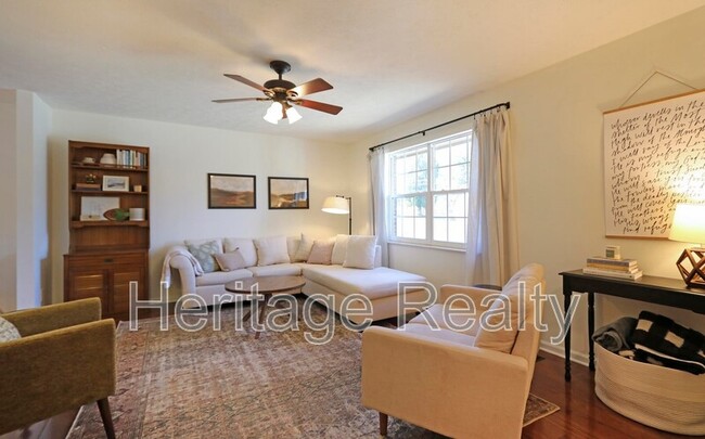 Building Photo - 9608 Clearwater Dr