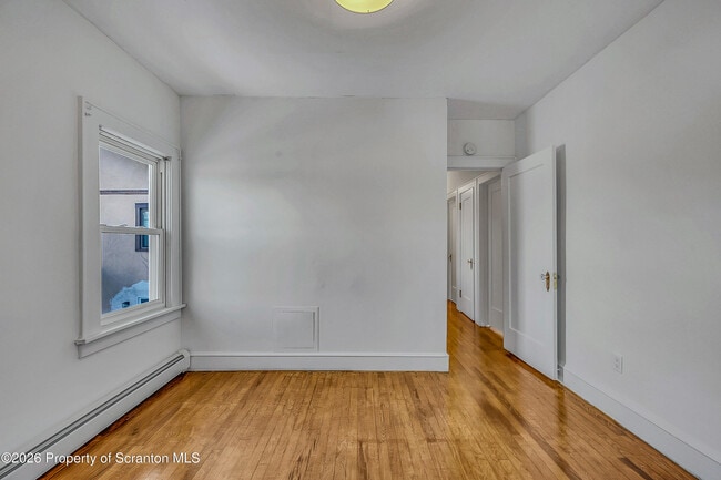 Building Photo - 1509-1511 N Webster Ave