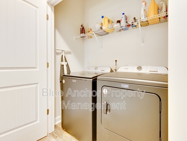 Building Photo - 2015 Folkstone Wds Ln