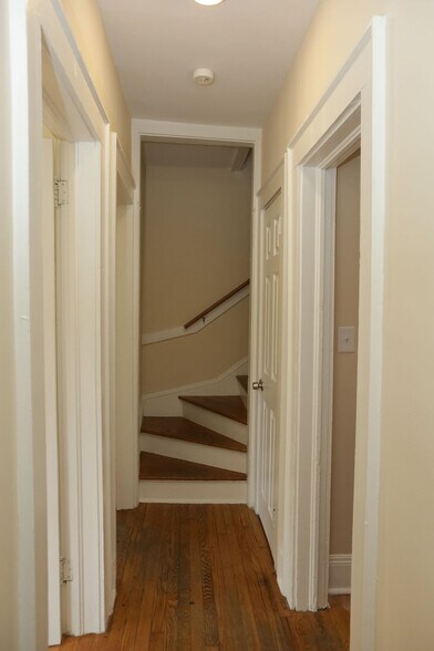 Building Photo - 603 Mayflower Dr