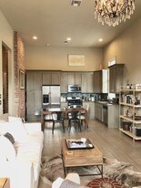 Building Photo - 1305 Peniston St