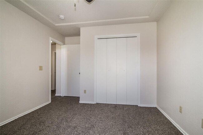 Building Photo - 8808 NW 85th Pl