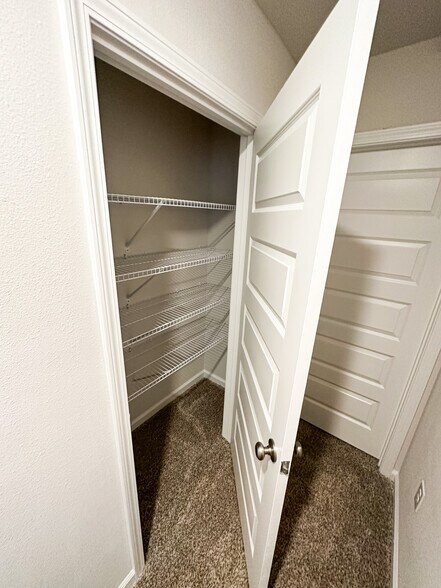 Building Photo - 4326 White Cedar Ct