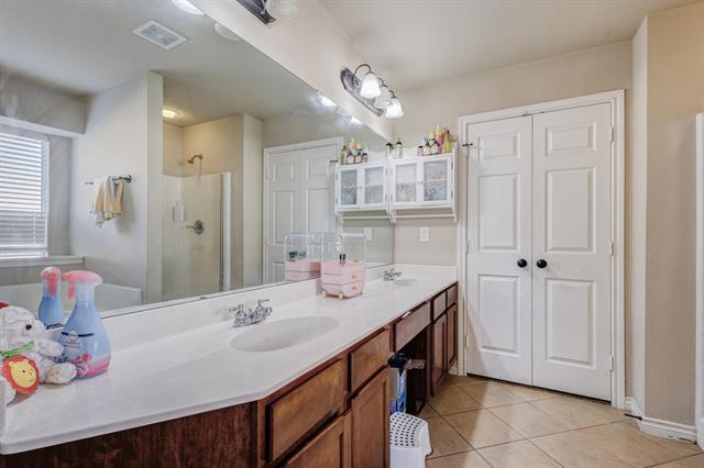 Building Photo - 214 Houston St