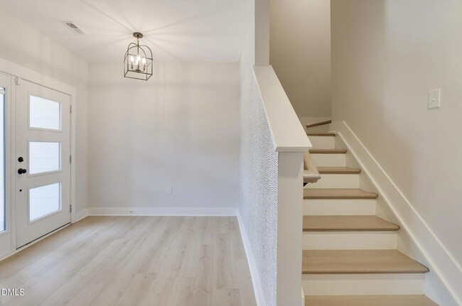Building Photo - 2127 Big Falls Dr