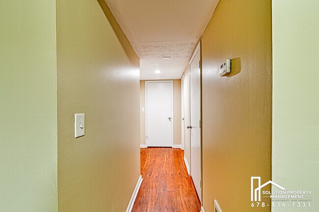 Building Photo - 1808 Augusta Dr