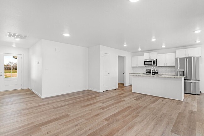 Building Photo - 804 S Lambert Cir