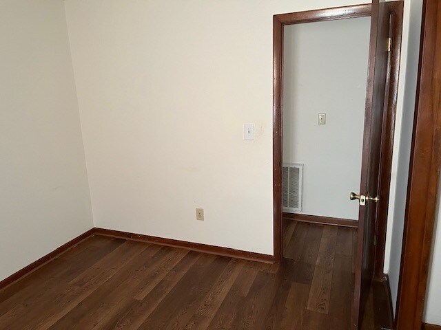 Building Photo - 6363 Hawfield Dr