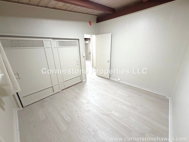 Building Photo - 1558 Hoonipo St