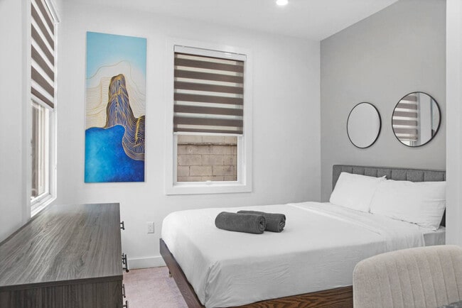 Building Photo - 564 W 182nd St