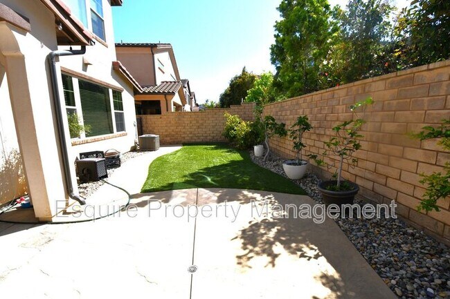 Building Photo - 505 Elm Cottage Ct