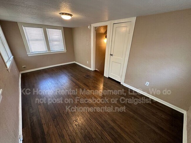 Building Photo - 6838 The Paseo