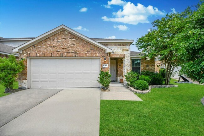 Building Photo - 5710 Camelia Evergreen Ln