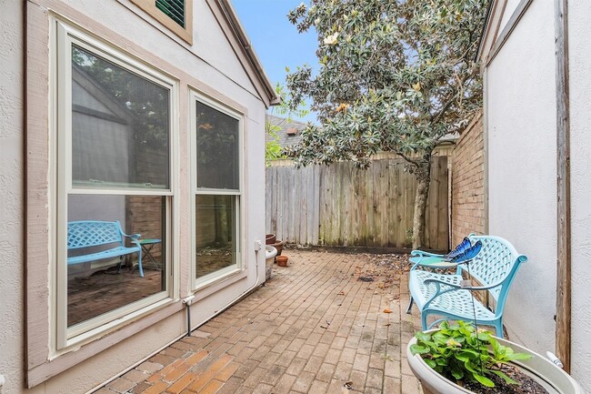 Building Photo - 11634 Southlake Dr