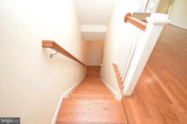 Building Photo - 1571 Renate Dr