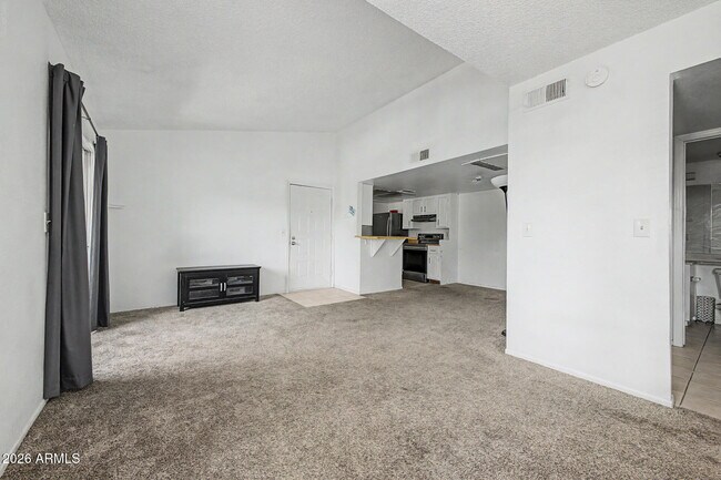 Building Photo - 461 W Holmes Ave