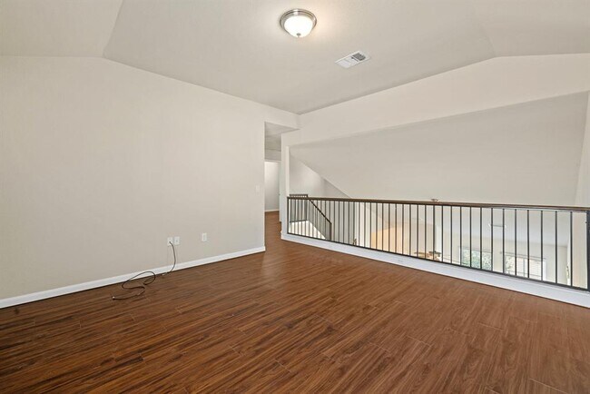Building Photo - 1704 Willow Vista