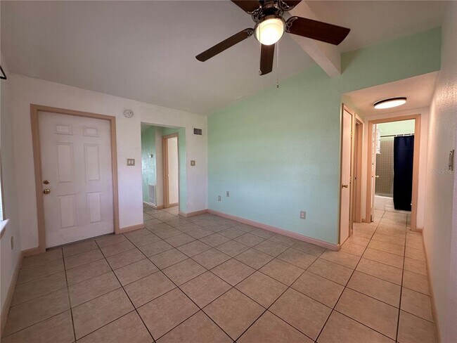 Building Photo - 3340 Normandy Dr