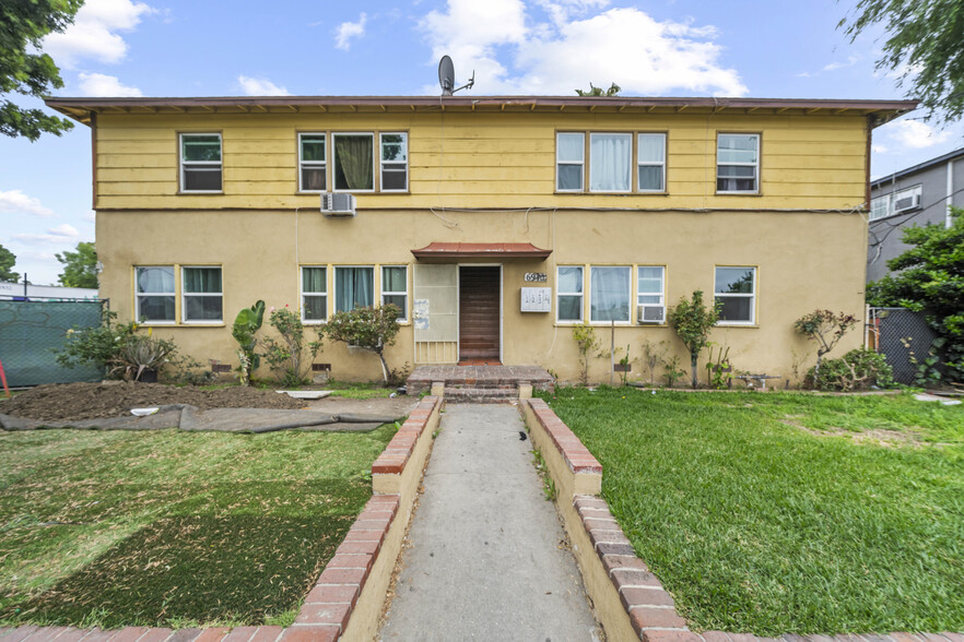 Primary Photo - 6940 Woodley Ave