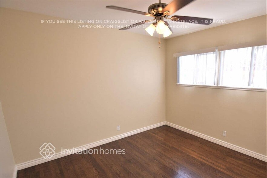 Building Photo - 10609 S 7th Ave