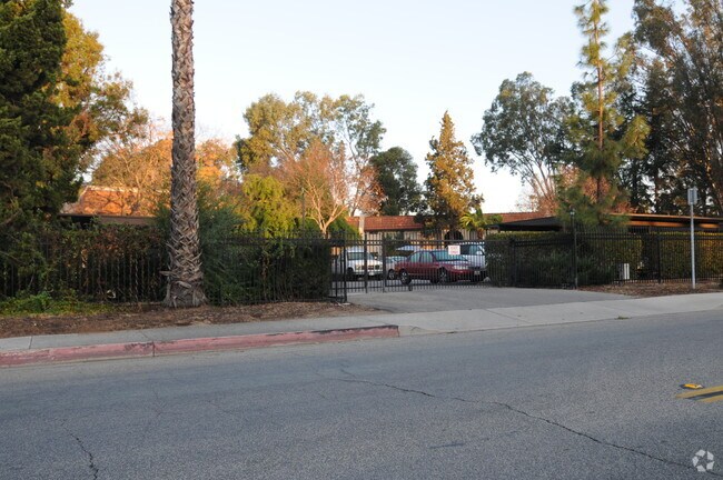 Building Photo - The Pines