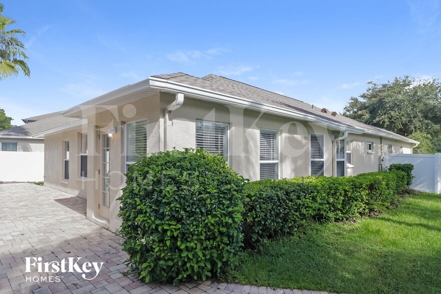 Building Photo - 18356 Cypress Bay Pkwy