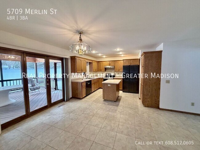 Building Photo - 5709 Merlin St