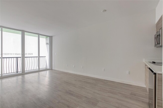 Building Photo - 1756 N Bayshore Dr