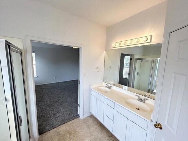 Building Photo - 909 Settlement Cove
