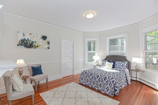 Building Photo - 28 Inman St