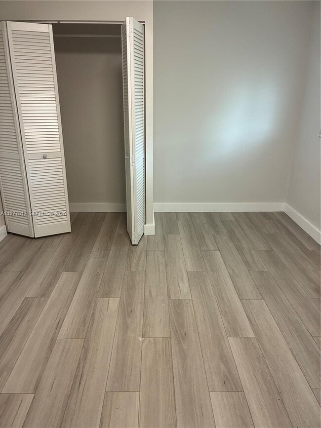 Building Photo - 490 NE 170th St