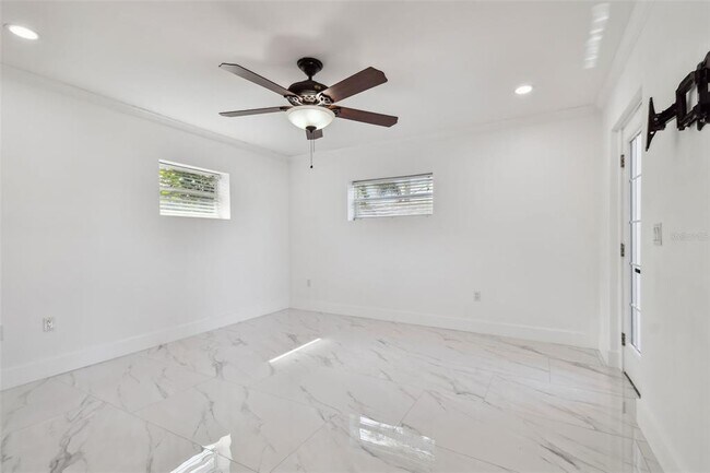 Building Photo - 8708 Thornwood Ln